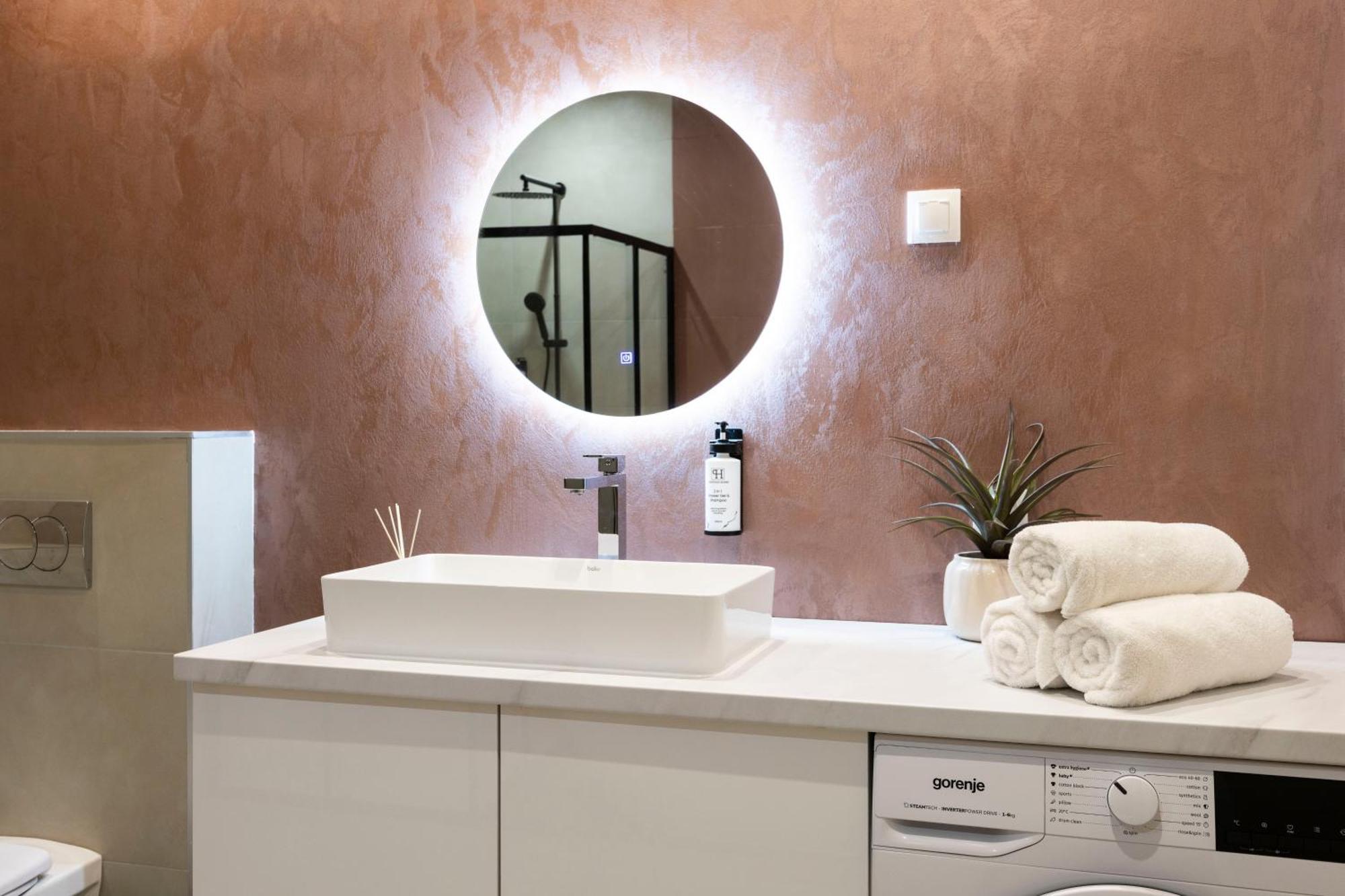 Exclusive Central 3Bedrm Stylish Residence By Prestige Homes Budapest Eksteriør bilde