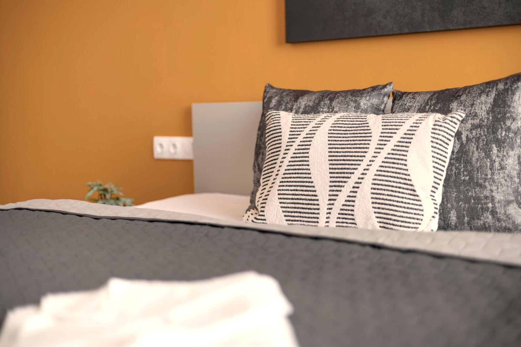 Exclusive Central 3Bedrm Stylish Residence By Prestige Homes Budapest Eksteriør bilde