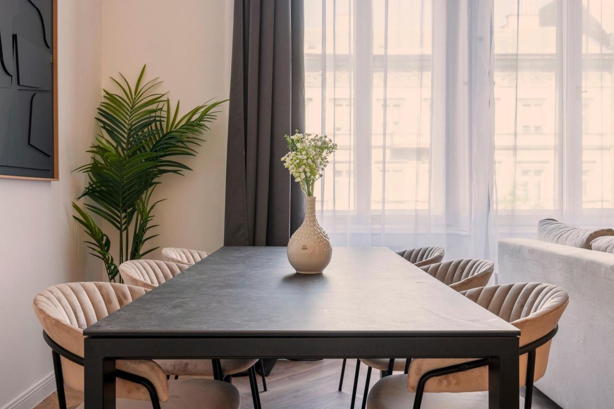 Exclusive Central 3Bedrm Stylish Residence By Prestige Homes Budapest Eksteriør bilde
